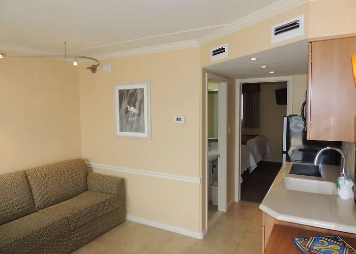 Fleur De Lis Beach Motel