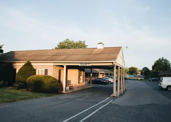 Country Squire Inn And Suites