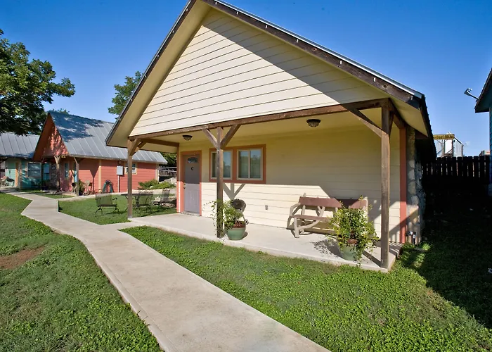 Blanco Riverside Cottages