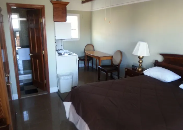 Golden Gate Lodging