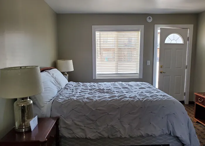 Golden Gate Lodging