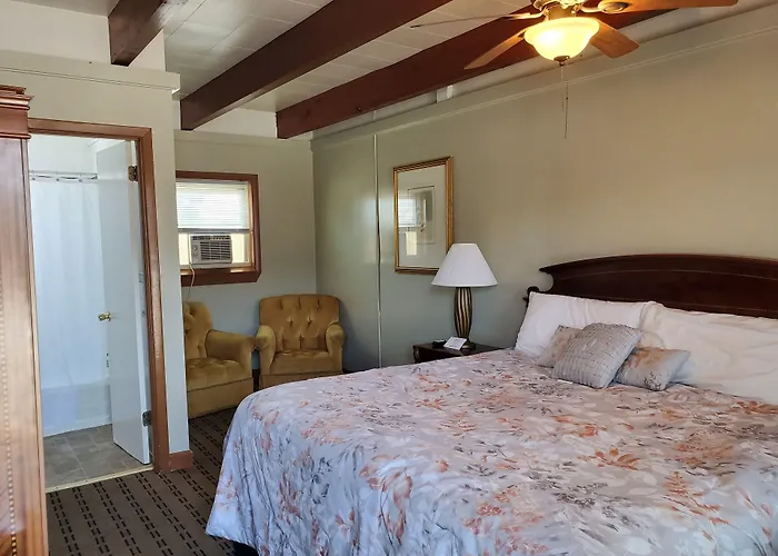 Golden Gate Lodging