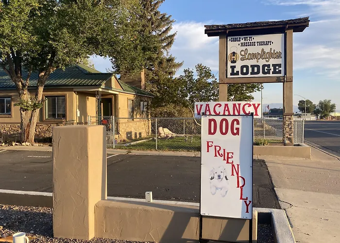 Lamplighter Lodge