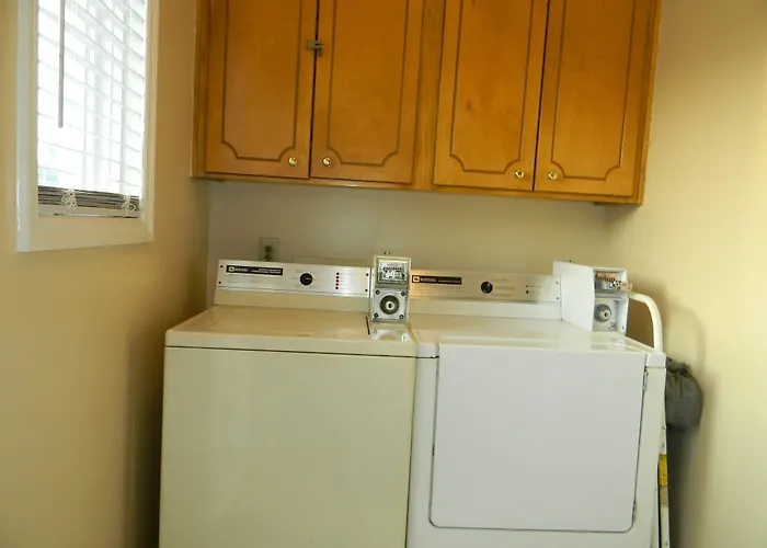 Fairfax Motel