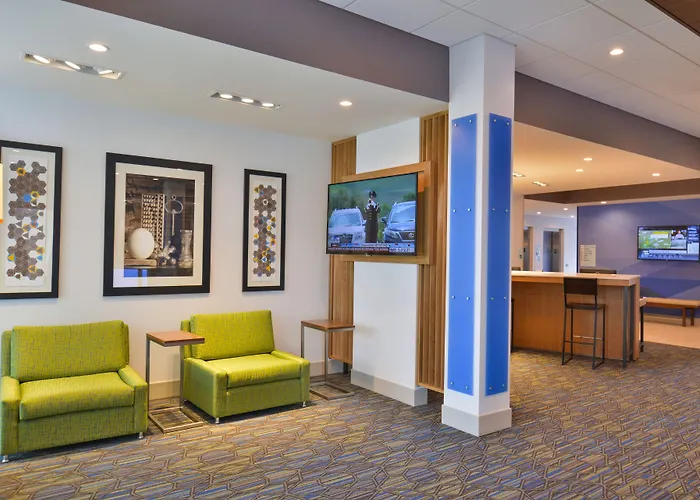 Holiday Inn Express & Suites Omaha Airport By Ihg