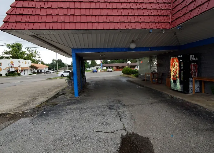 Gray Plaza Motel West Frankfort