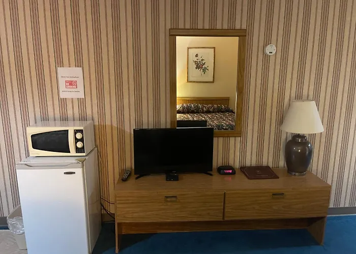 Dollinger'S Motor Inn