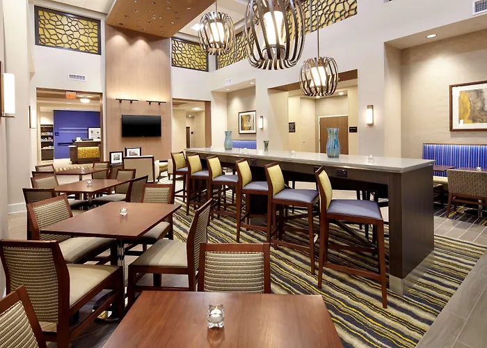 Hampton Inn & Suites Pittsburgh Airport South/Settlers Ridge