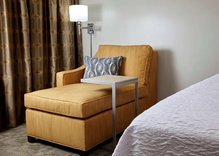 Hampton Inn & Suites Pittsburgh Airport South/Settlers Ridge
