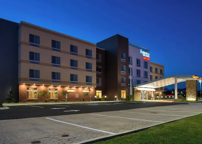 Fairfield Inn & Suites By Marriott Akron Stow