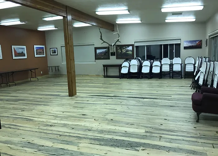 Broken Spur Inn & Steakhouse