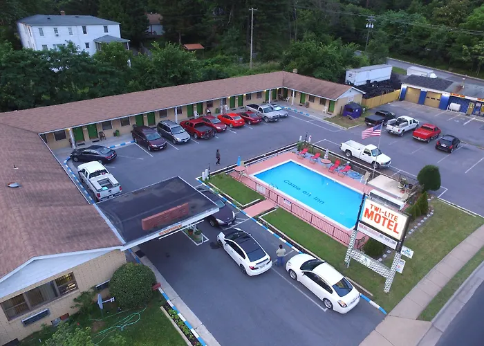 Twi-Lite Inn