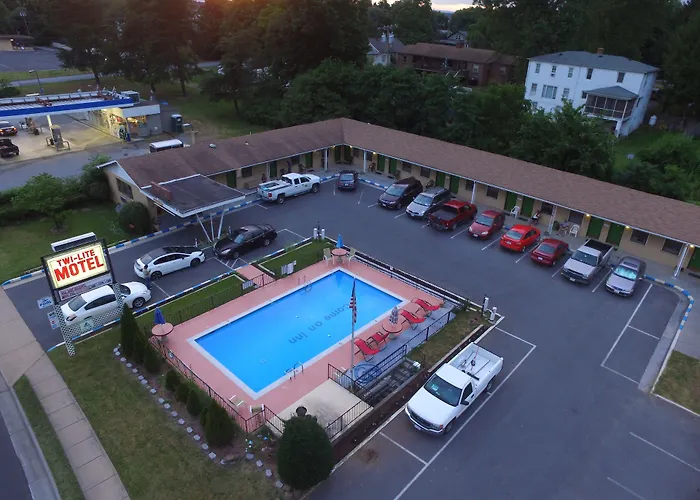 Twi-Lite Inn