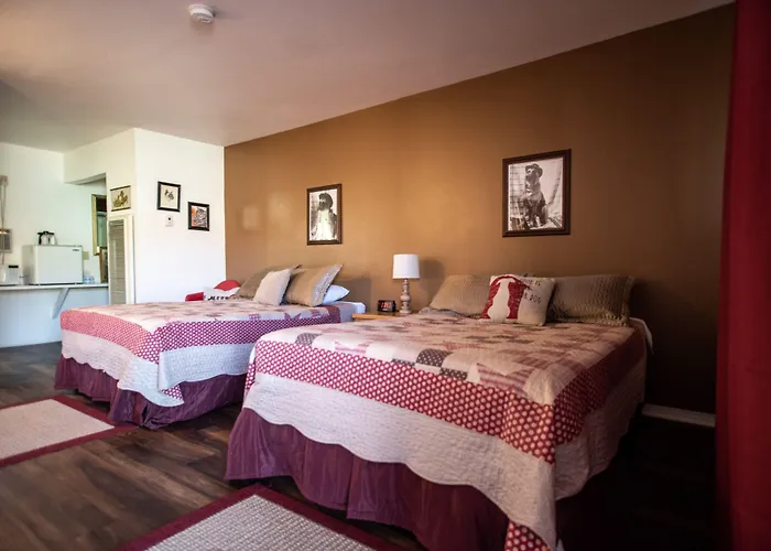 Raton Pass Motor Inn
