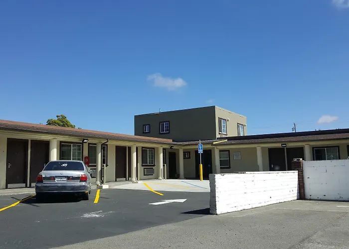 Fortuna Redwood Inn