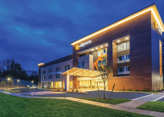La Quinta Inn & Suites By Wyndham Clifton Park Saratoga Area 1749 Route 9