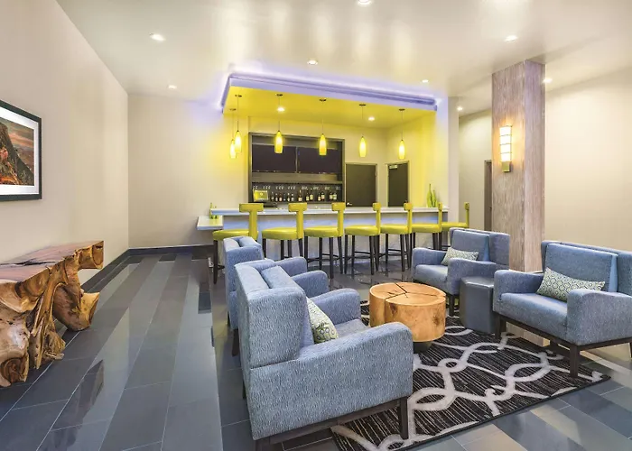 La Quinta Inn & Suites By Wyndham Cleveland Near Lee Univ