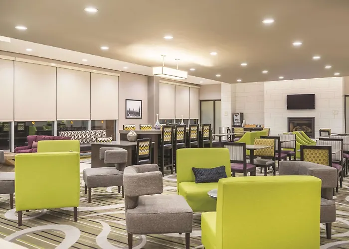 La Quinta Inn & Suites By Wyndham Clifton Park Saratoga Area 1749 Route 9