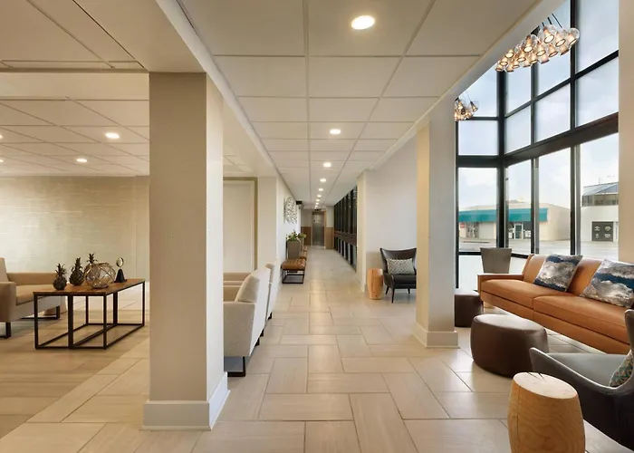 Surfbreak Virginia Beach Oceanfront, An Ascend Collection Hotel