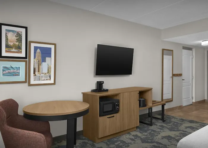 Hampton Inn & Suites Huntersville