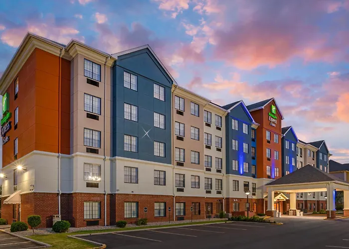 Holiday Inn Express & Suites Indianapolis - East By Ihg