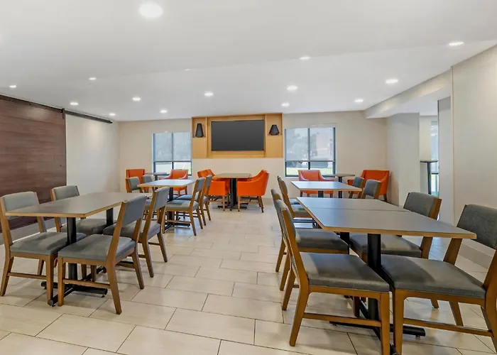Holiday Inn Express Plattsburgh By Ihg