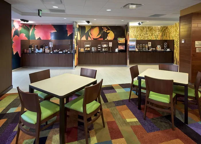Fairfield Inn & Suites By Marriott Syracuse Carrier Circle