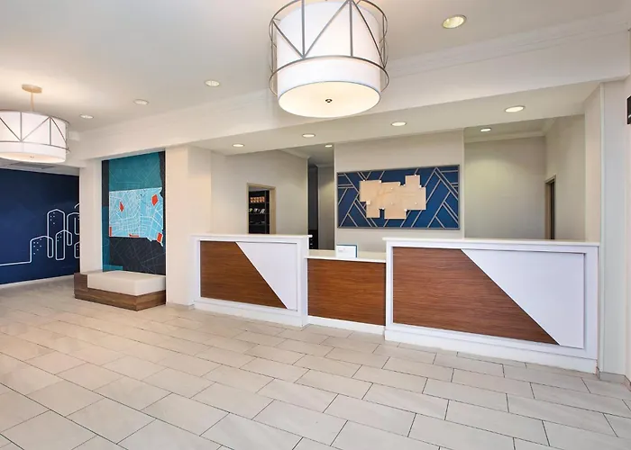 Holiday Inn Express & Suites Sioux Falls Southwest By Ihg