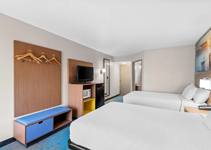 Days Inn & Suites By Wyndham Cedar Rapids
