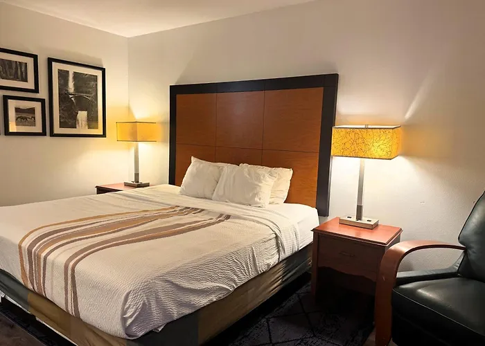 Baymont By Wyndham Meridian
