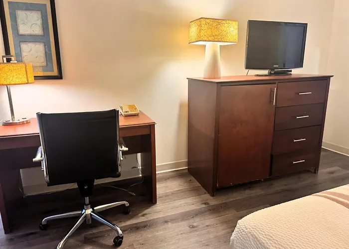 Baymont By Wyndham Meridian