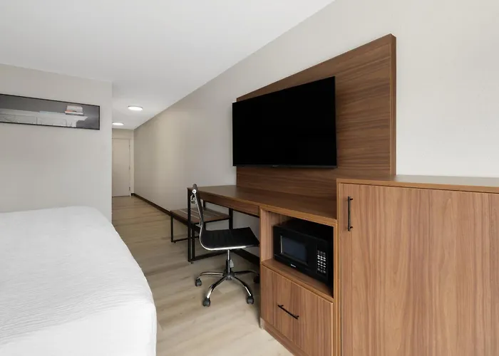 Wingate By Wyndham Dublin Near Claytor Lake State Park
