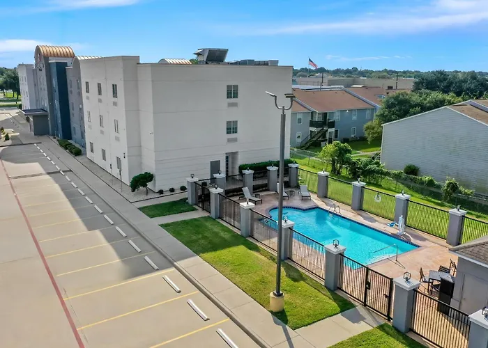 Candlewood Suites Victoria By Ihg