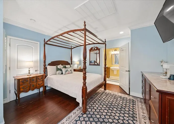 Seaglass Inn