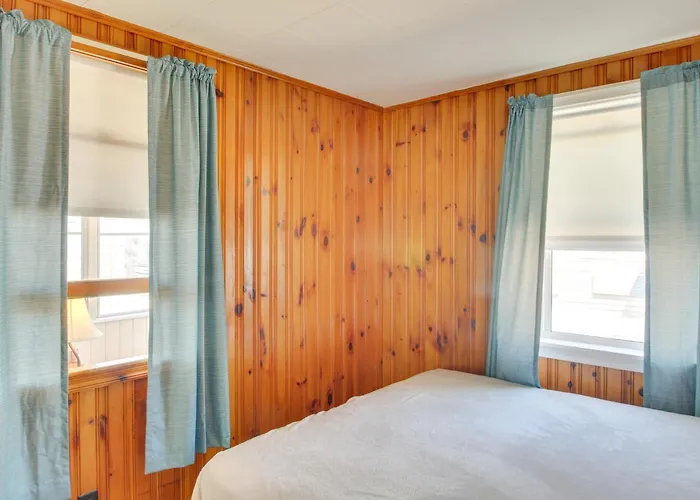 Cozy Hampton Cottage Near Marina & Nightlife