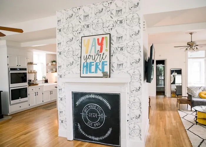 Victorian Gem Steps From Main St - Sleeps 9 & Pets