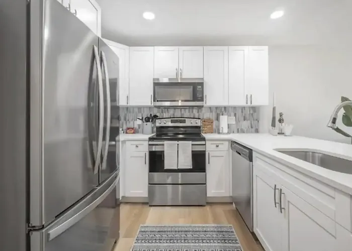 Waterfront-Family & Pet Friendly For 6