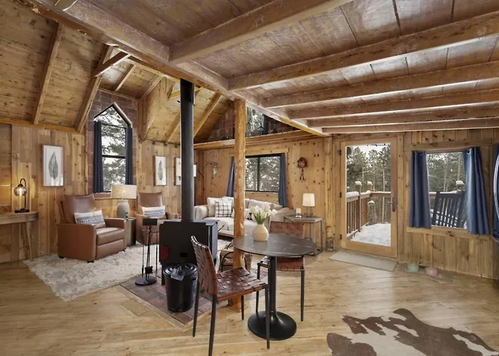 The Tyrolean Cabin. Panoramic Views. Hot Tub.