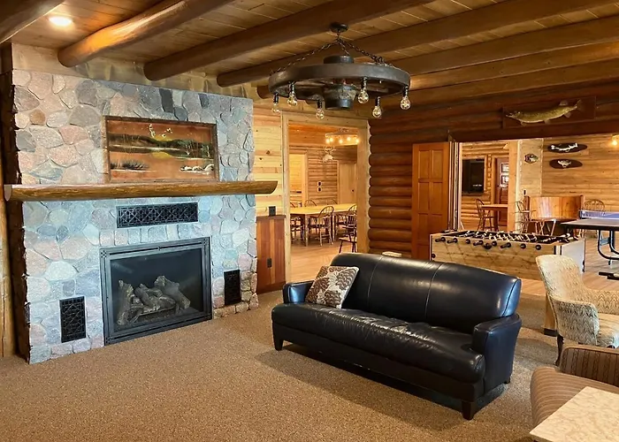 The Lodge At Pine Cone Lodge For Large Gatherings!