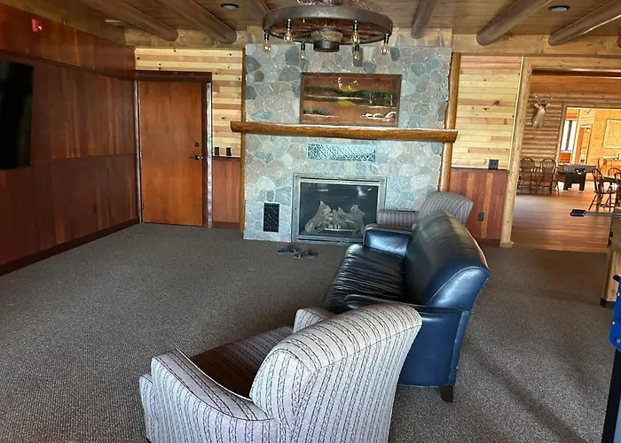 The Lodge At Pine Cone Lodge For Large Gatherings!