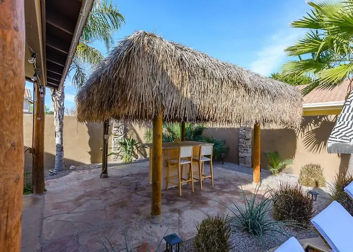 Boho 4Br Retreat Heated Pool Spa Tiki Bar