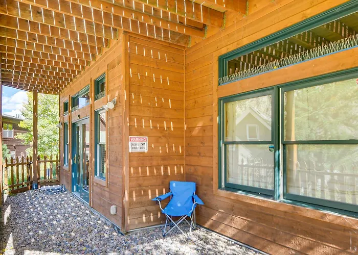 Mtn-View Cabin W/ Private Hot Tub In Georgetown!
