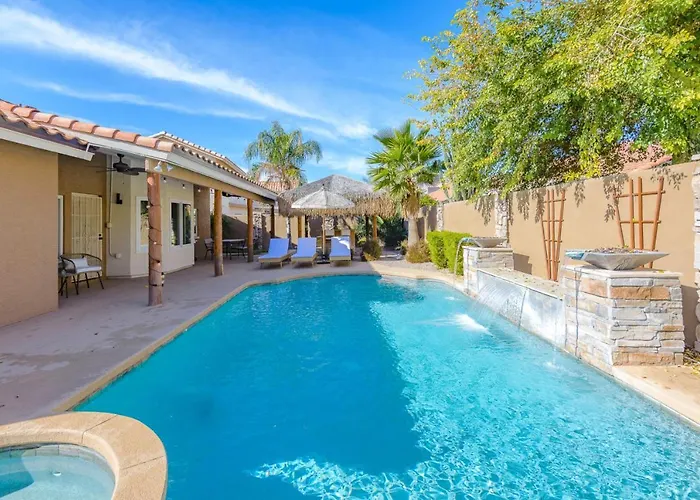 Boho 4Br Retreat Heated Pool Spa Tiki Bar