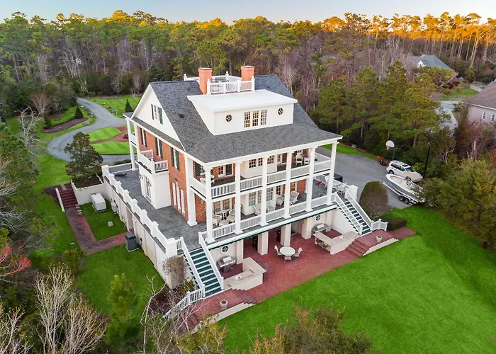 Southern Splendor By Emerald Isle Realty