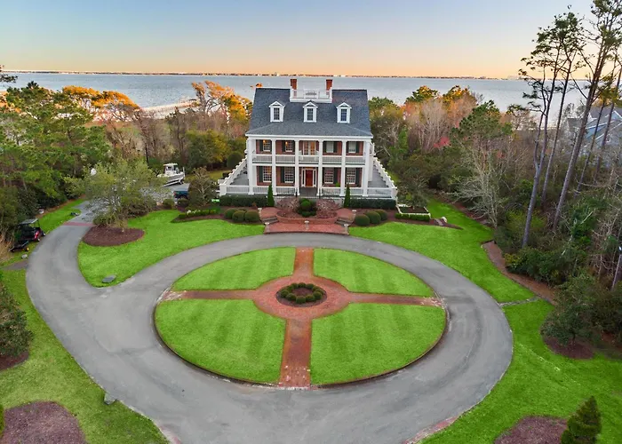 Southern Splendor By Emerald Isle Realty