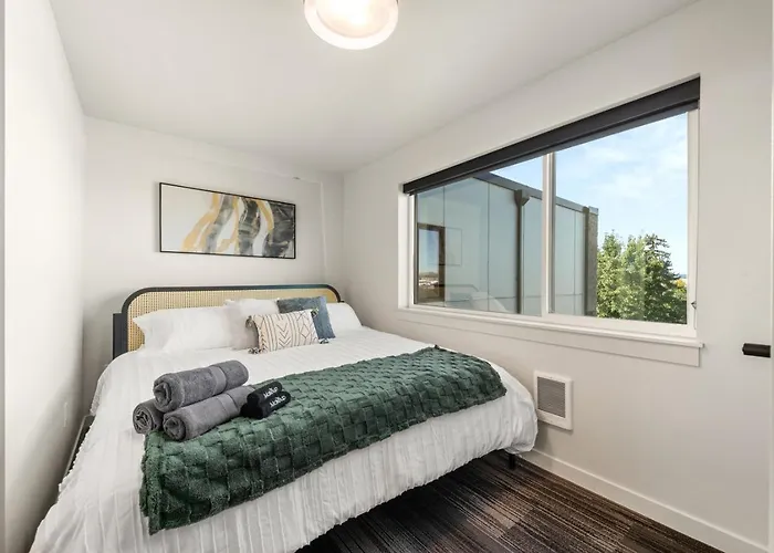 2Br Apartment In Dt With Parking