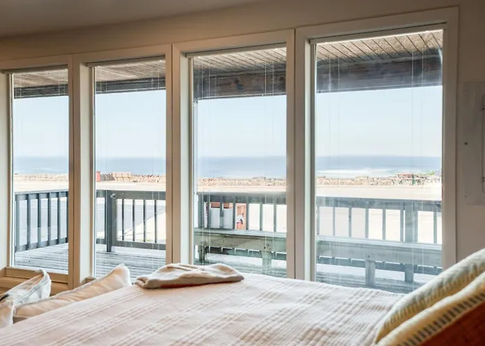 Bay Suites Studio A Modern Coastal Escape In The Heart Of Depoe Bay