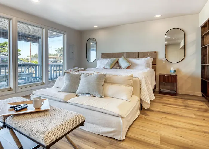Bay Suites Studio A Modern Coastal Escape In The Heart Of Depoe Bay