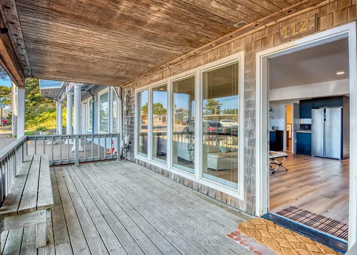 Bay Suites Studio A Modern Coastal Escape In The Heart Of Depoe Bay