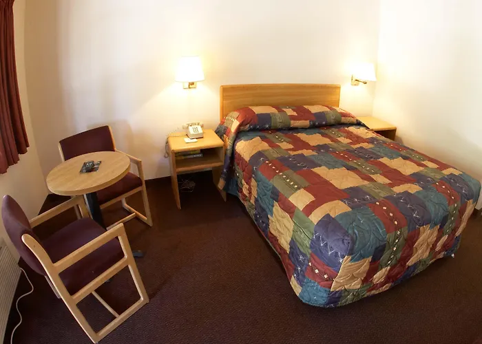 Palms Inn & Suites
